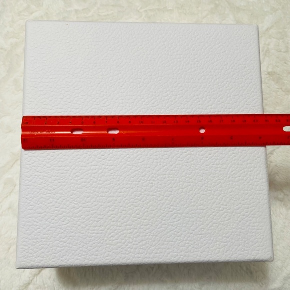 Dior Gift Box - Picture 6 of 11